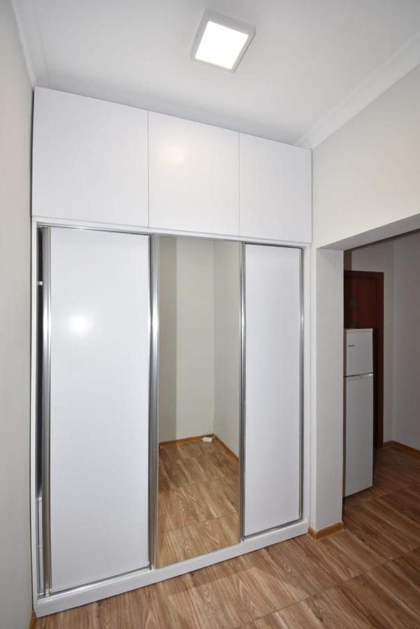 74/3New Building In The Center Of The Capital Apartman Jereván Kültér fotó
