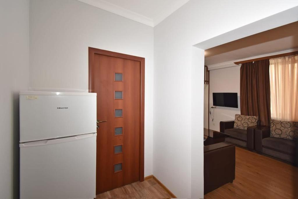 74/3New Building In The Center Of The Capital Apartman Jereván Kültér fotó