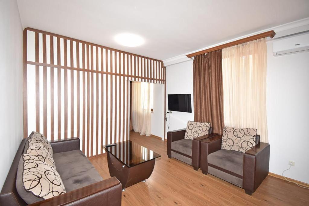 74/3New Building In The Center Of The Capital Apartman Jereván Kültér fotó