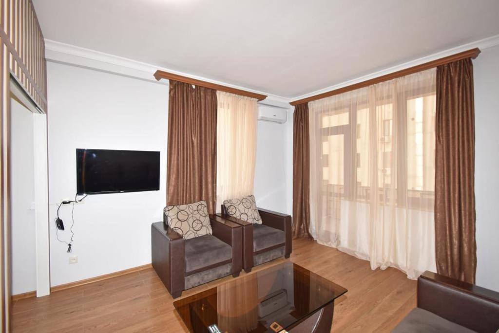 74/3New Building In The Center Of The Capital Apartman Jereván Kültér fotó